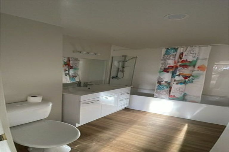 Photo of property in 2/21 Hewitts Road, Merivale, Christchurch, 8014