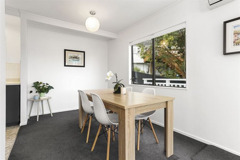 Photo of property in 1/38 Woodside Avenue, Northcote, Auckland, 0627