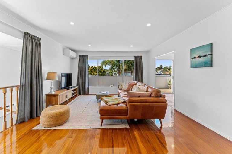 Photo of property in 22 Himalaya Drive, Half Moon Bay, Auckland, 2012
