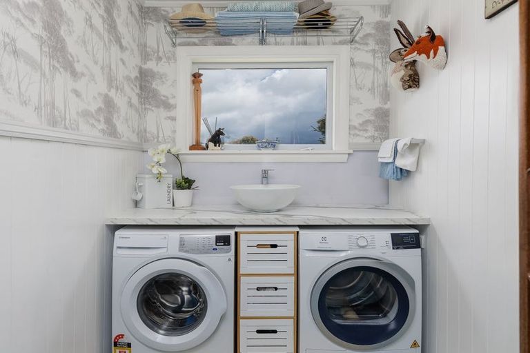 Photo of property in 6 Studholme Street, Waimate, 7924