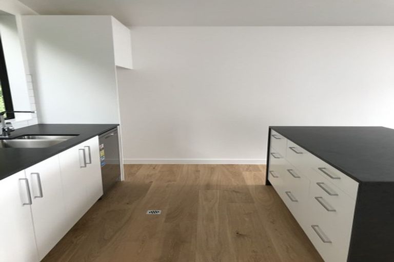 Photo of property in 1/18 Oriental Terrace, Oriental Bay, Wellington, 6011