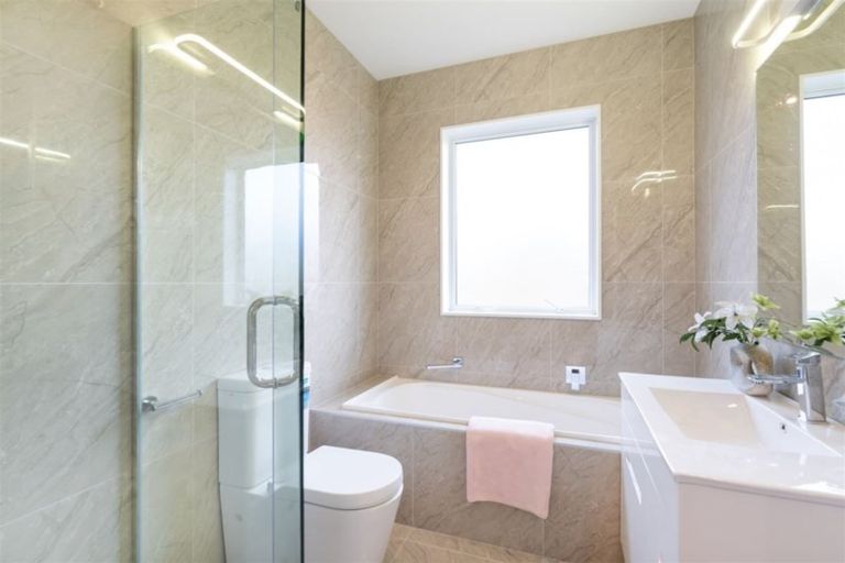 Photo of property in 17 Jeroboam Loop, Kumeu, 0810