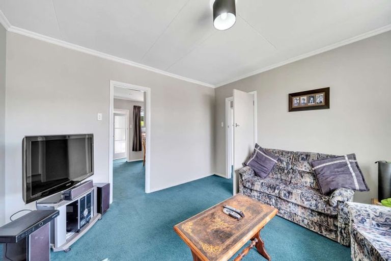 Photo of property in 54 Waldron Crescent, Green Island, Dunedin, 9018