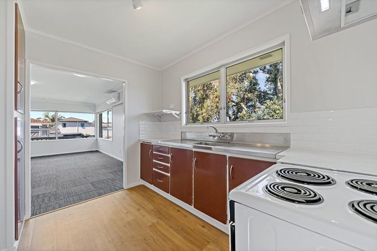 Photo of property in 37 Kirby Street, Glendene, Auckland, 0602