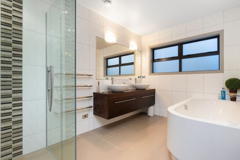 Photo of property in 30 Contour Avenue, Pyes Pa, Tauranga, 3112