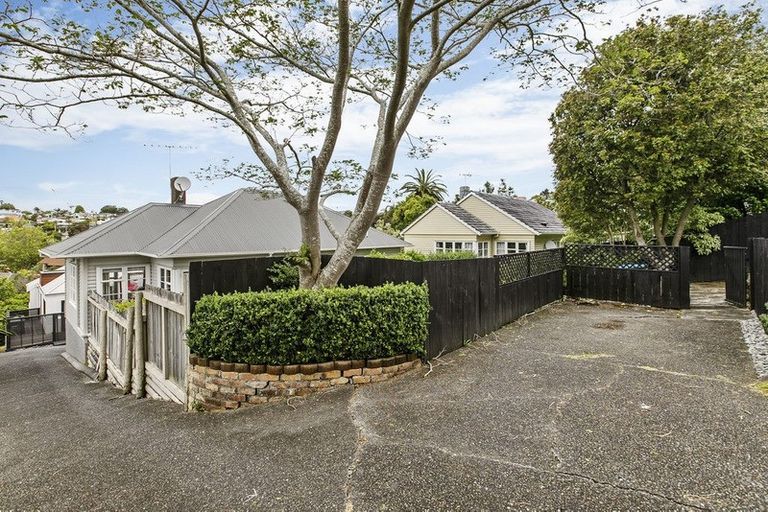Photo of property in 53 Kurahaupo Street, Orakei, Auckland, 1071