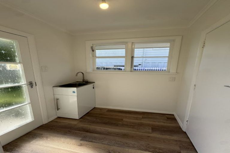 Photo of property in 1/1123 Fergusson Drive, Clouston Park, Upper Hutt, 5018