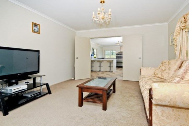 Photo of property in 116 Farnborough Drive, Grandview Heights, Hamilton, 3200