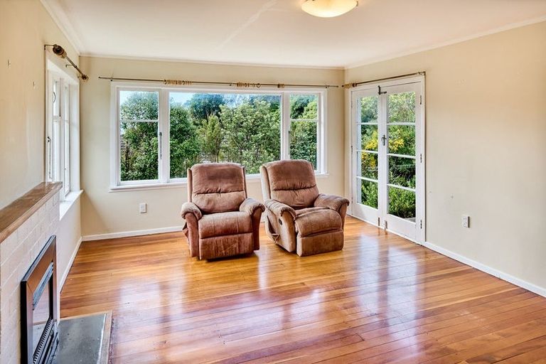 Photo of property in 13 Pukerua Beach Road, Pukerua Bay, 5026