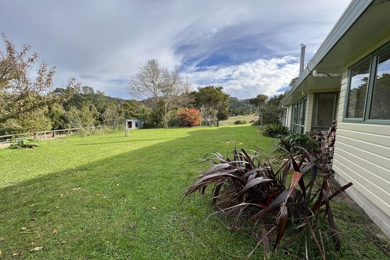 Photo of property in 692 Haruru Road, Kaukapakapa, 0873