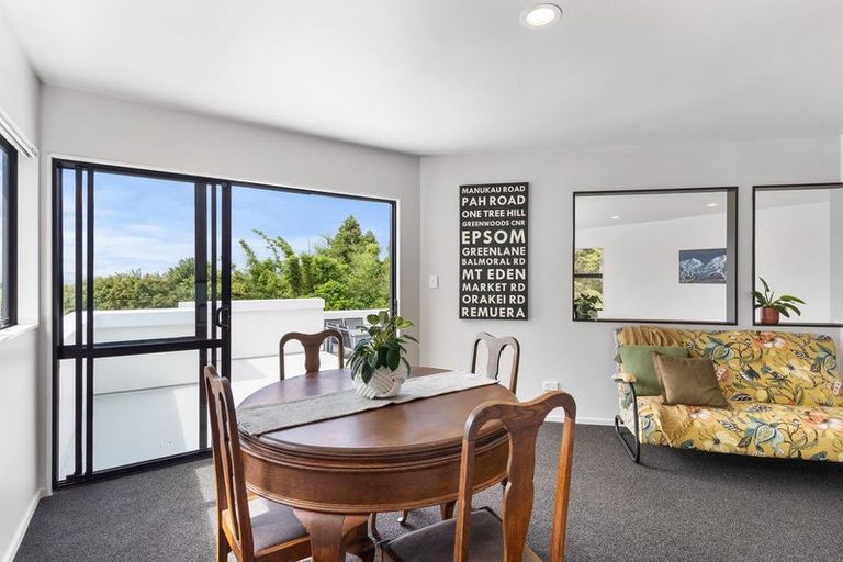 Photo of property in 86 Wade River Road, Stanmore Bay, Whangaparaoa, 0932