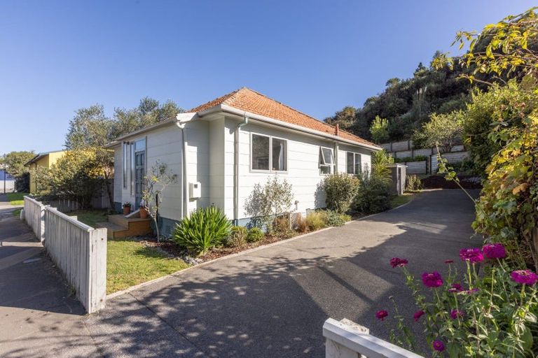 Photo of property in 2 Main Street, Hospital Hill, Napier, 4110