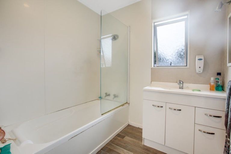 Photo of property in 5a Oak Avenue, Nawton, Hamilton, 3200