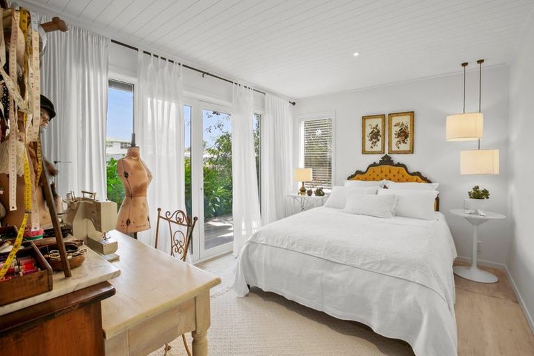 Photo of property in 7 Linda Street, Oakura, 4314