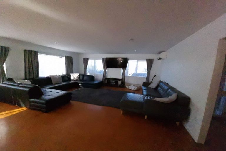 Photo of property in 50b Blanes Road, Weymouth, Auckland, 2103