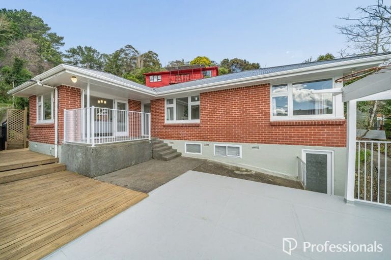 Photo of property in 8 Kereru Grove, Stokes Valley, Lower Hutt, 5019