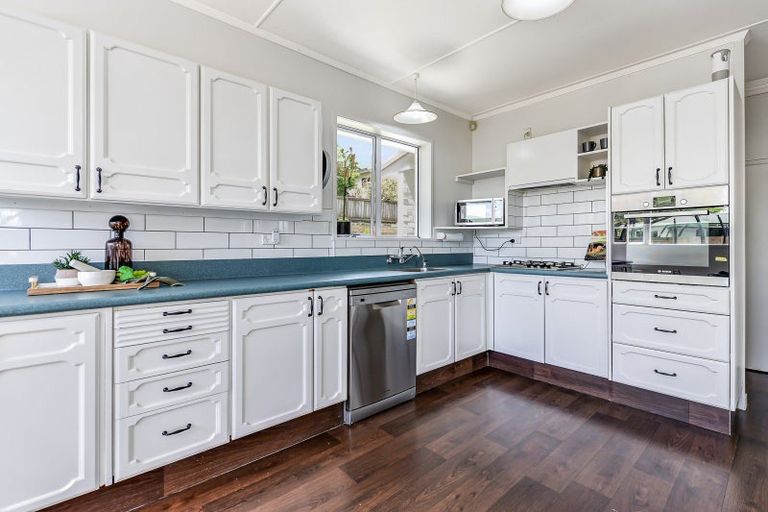 Photo of property in 27 Hinton Avenue, Forest Lake, Hamilton, 3200