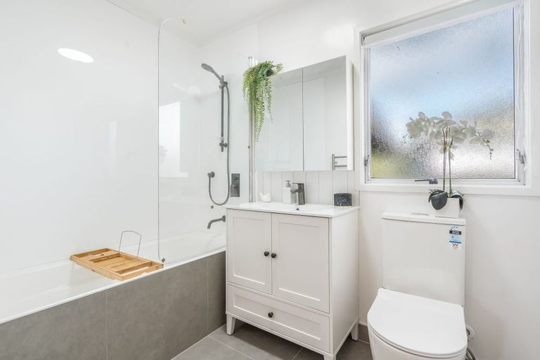 Photo of property in 4 Silverstone Place, Henderson, Auckland, 0612