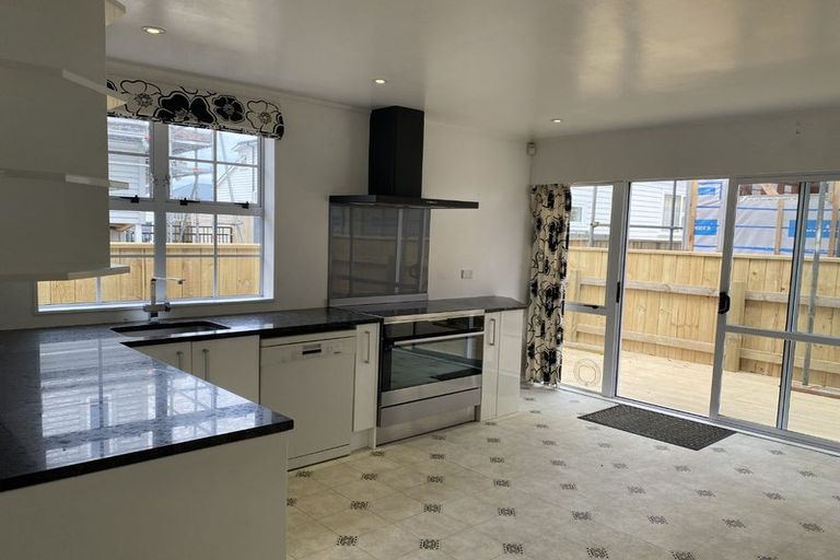 Photo of property in 12 Leighton Avenue, Waiwhetu, Lower Hutt, 5010