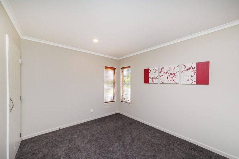 Photo of property in 25 Rodeo Drive, Kelvin Grove, Palmerston North, 4414