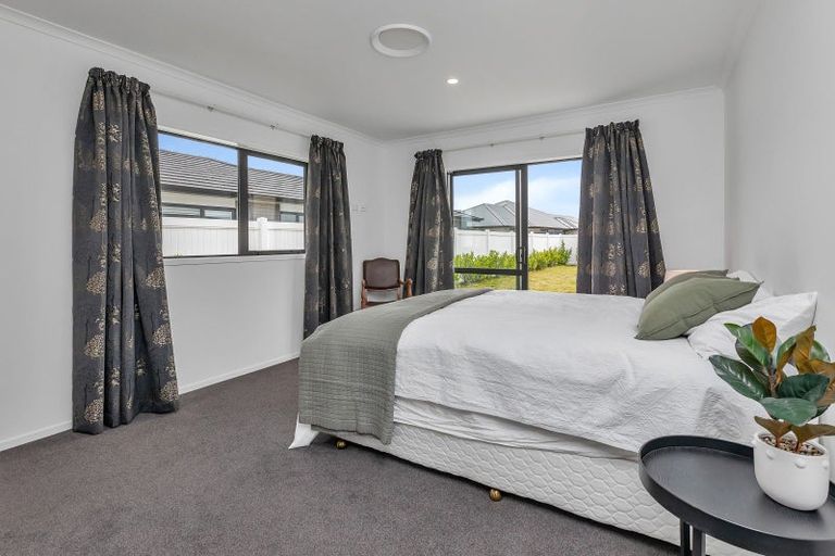 Photo of property in 46 Maturiki Drive, One Tree Point, 0118
