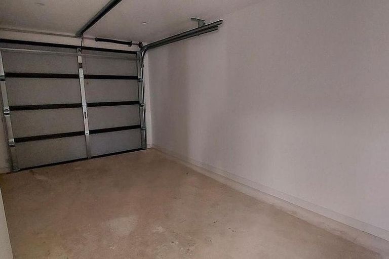 Photo of property in 29d Mackenzie Street, Te Atatu South, Auckland, 0610