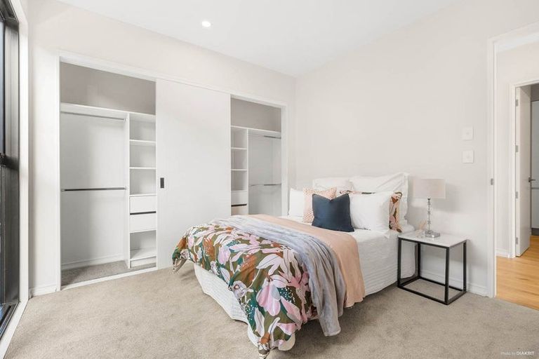 Photo of property in 36 Paparahi Place, Wainui, 0992