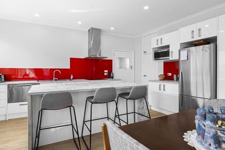 Photo of property in 11 Tasman Street, Opunake, 4616