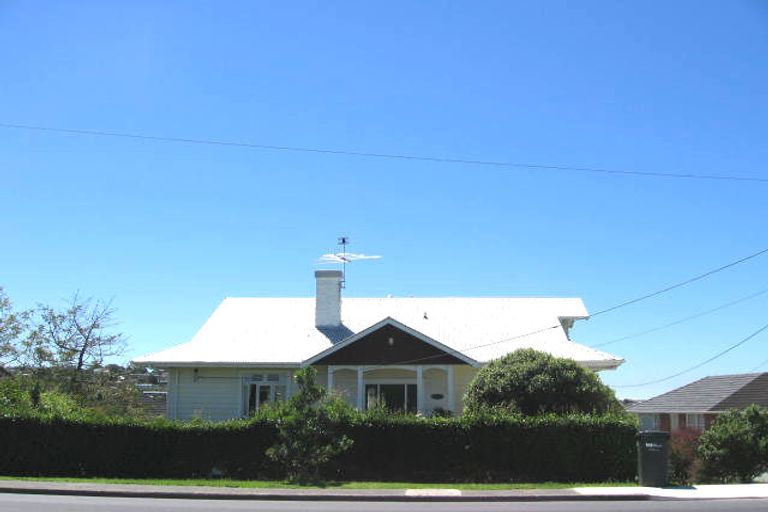 Photo of property in 1/41 East Coast Road, Milford, Auckland, 0620