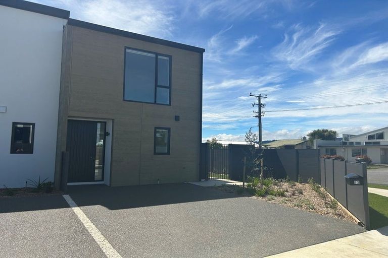 Photo of property in 73 Pipi Place, Levin, 5510