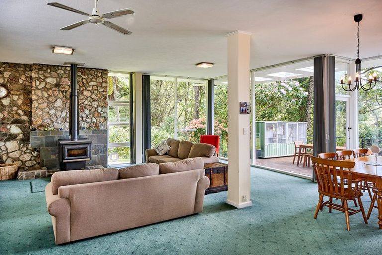 Photo of property in 570 Stokes Valley Road, Stokes Valley, Lower Hutt, 5019