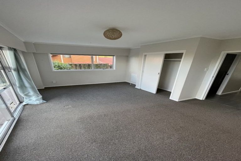 Photo of property in 5/60 West Coast Road, Glen Eden, Auckland, 0602