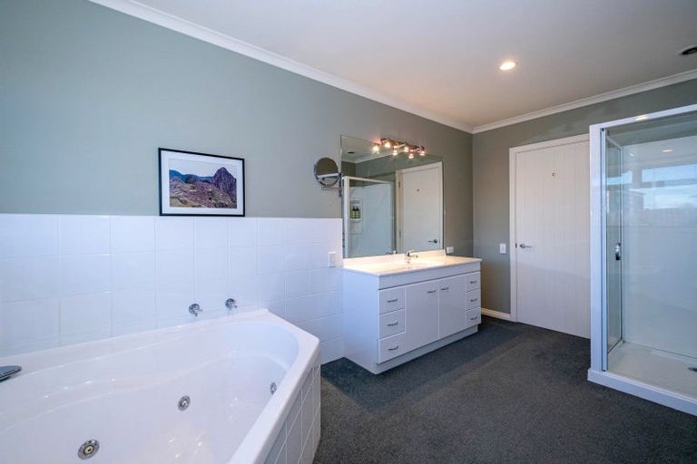 Photo of property in 2a Chateau Close, Gleniti, Timaru, 7910