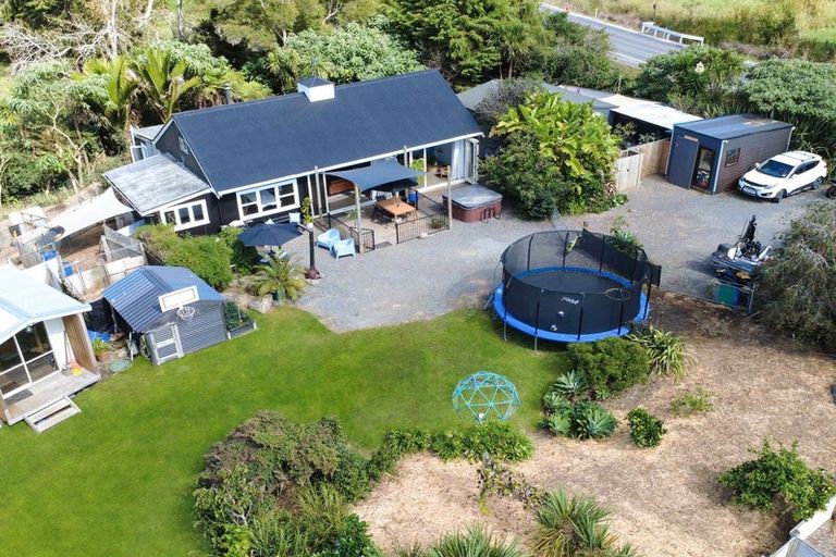 Photo of property in 1174 Te Ahu Ahu Road, Oromahoe, Kerikeri, 0293