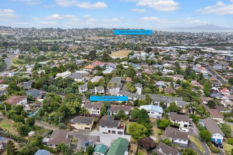 Photo of property in 2/61a Target Road, Totara Vale, Auckland, 0629