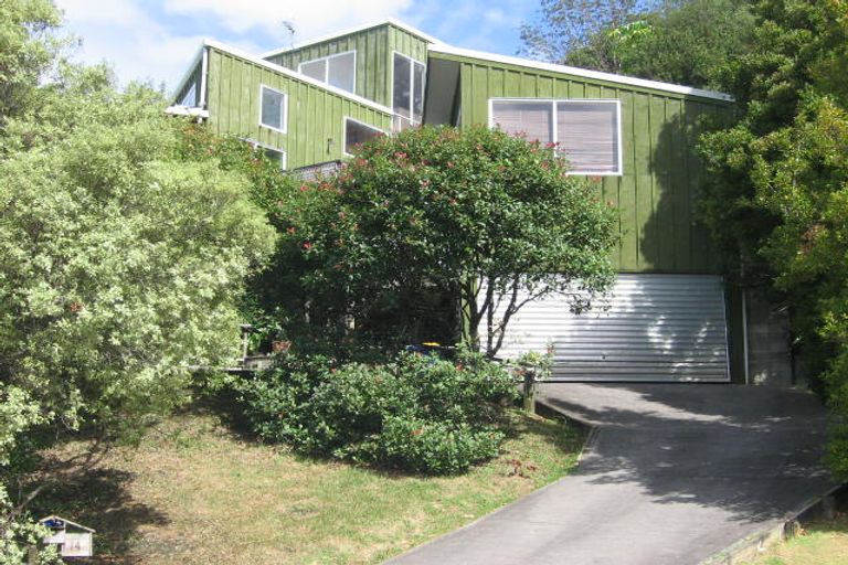 Photo of property in 14 Glenvale Place, Totara Vale, Auckland, 0629