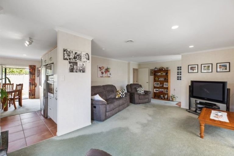 Photo of property in 34 Blackwood Drive, Wattle Downs, Auckland, 2103