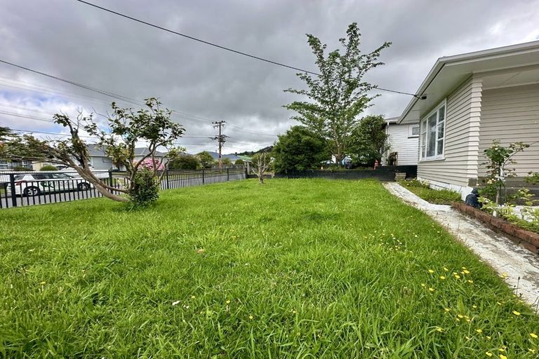 Photo of property in 14 Ruthven Road, Wainuiomata, Lower Hutt, 5014