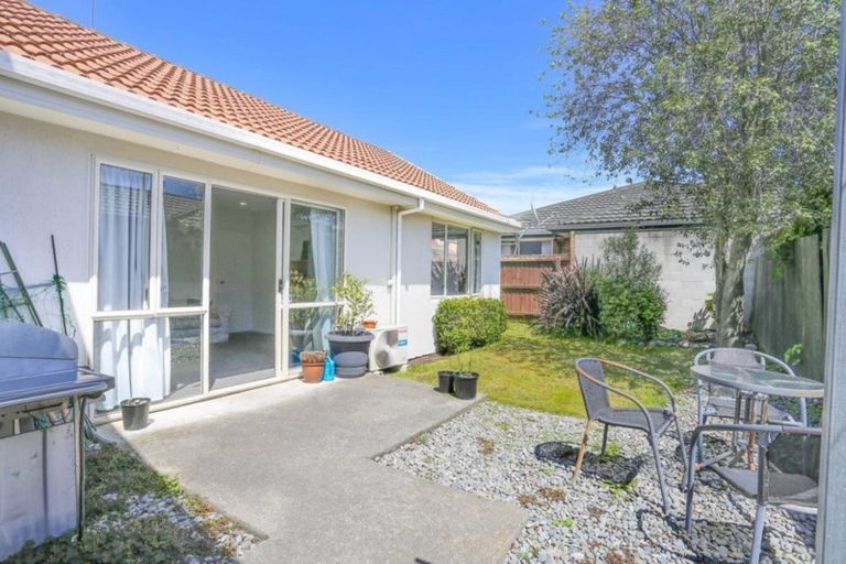 Photo of property in 4/2 Broadbent Street, Riccarton, Christchurch, 8041