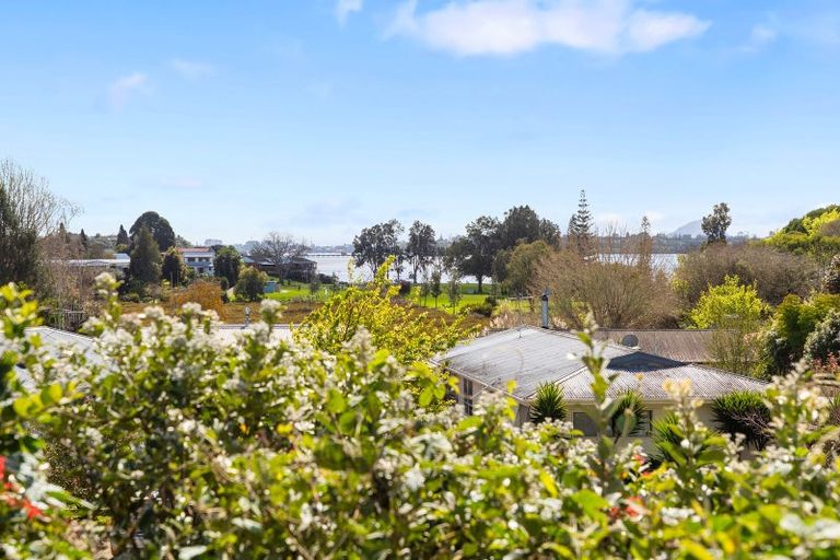Photo of property in 41 Dingadee Street, Welcome Bay, Tauranga, 3112