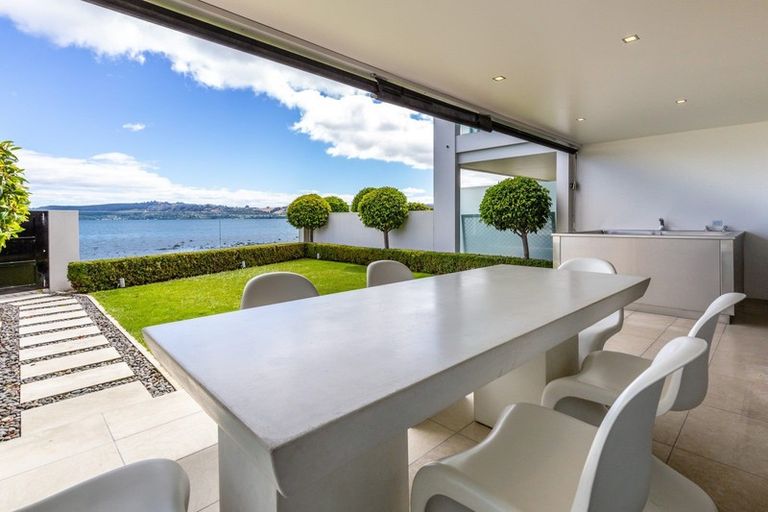 Photo of property in 2/225 Lake Terrace, Waipahihi, Taupo, 3330