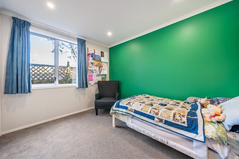 Photo of property in 12 Coates Grove, Silverstream, Upper Hutt, 5019