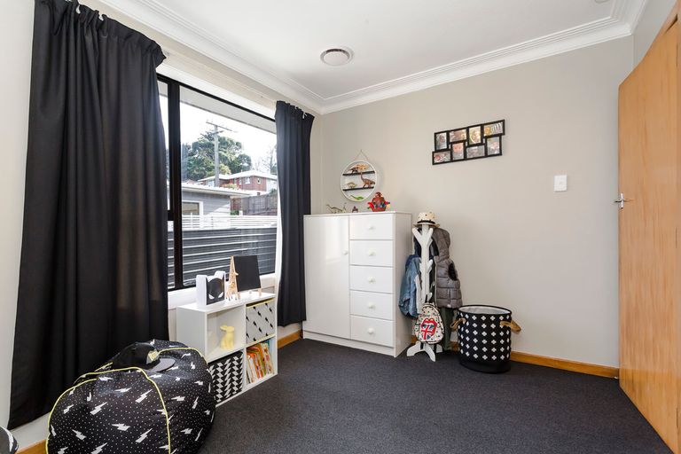 Photo of property in 33 Waldron Crescent, Green Island, Dunedin, 9018