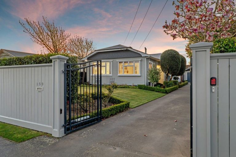 Photo of property in 159 Weston Road, St Albans, Christchurch, 8052