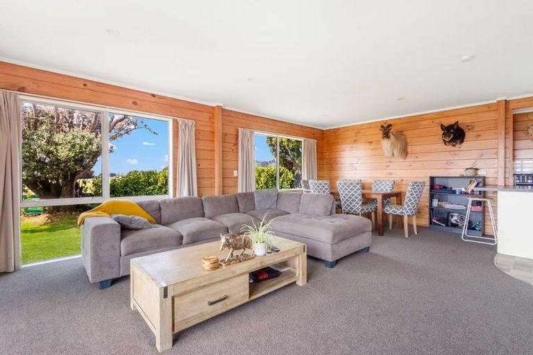 Photo of property in 957 Pukearuhe Road, Waiiti, Urenui, 4377