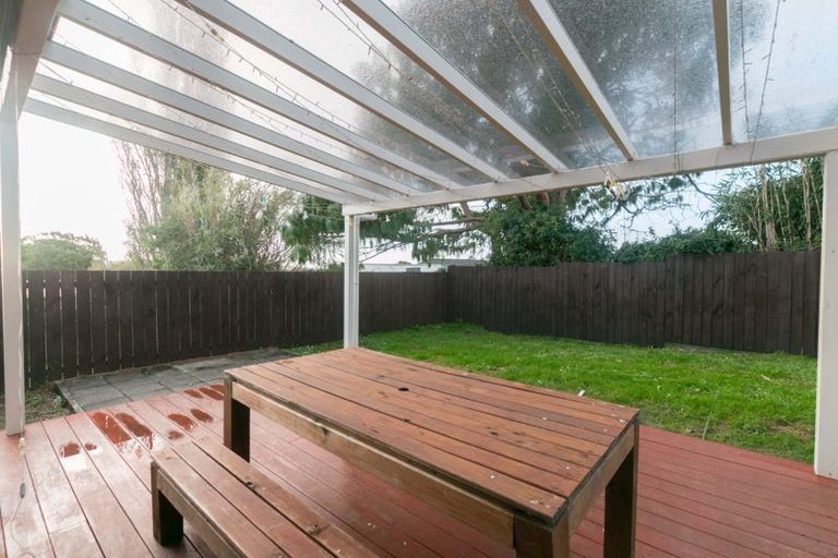 Photo of property in 9a Netherlands Avenue, Kelston, Auckland, 0602