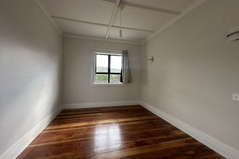 Photo of property in 18 Lupton Road, Manurewa, Auckland, 2102