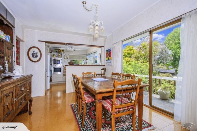 Photo of property in 68 Meadowvale Avenue, Forrest Hill, Auckland, 0620