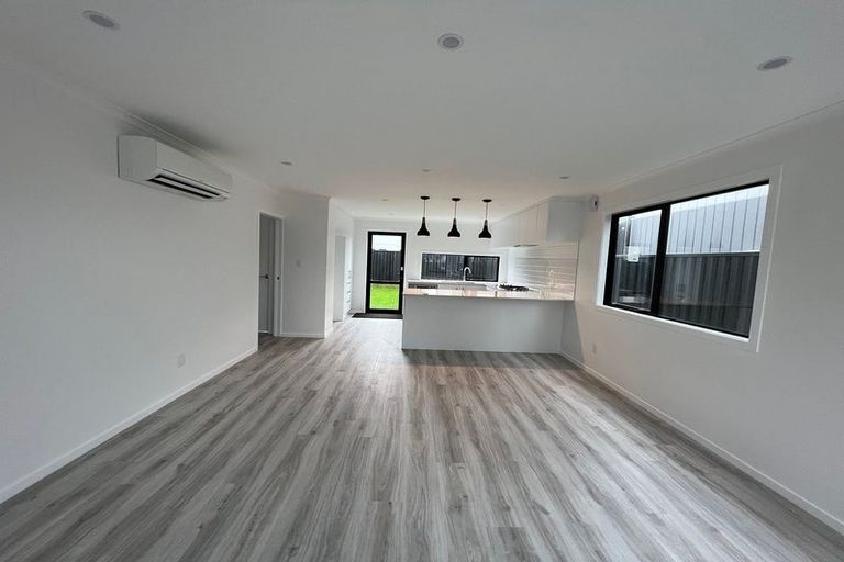 Photo of property in 17 Castletown Street, Wallaceville, Upper Hutt, 5018