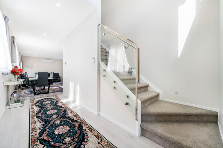 Photo of property in 47d Bruce Mclaren Road, Henderson, Auckland, 0612